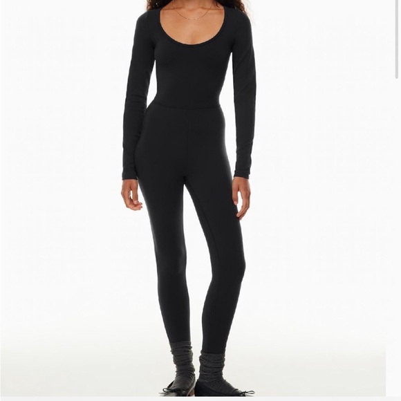 Aritzia Pants - Wilfred Black Long Sleeve Top aritzia